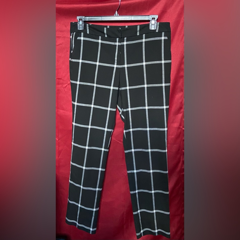 New York & Company Women’s Black and Gray Grid Capris